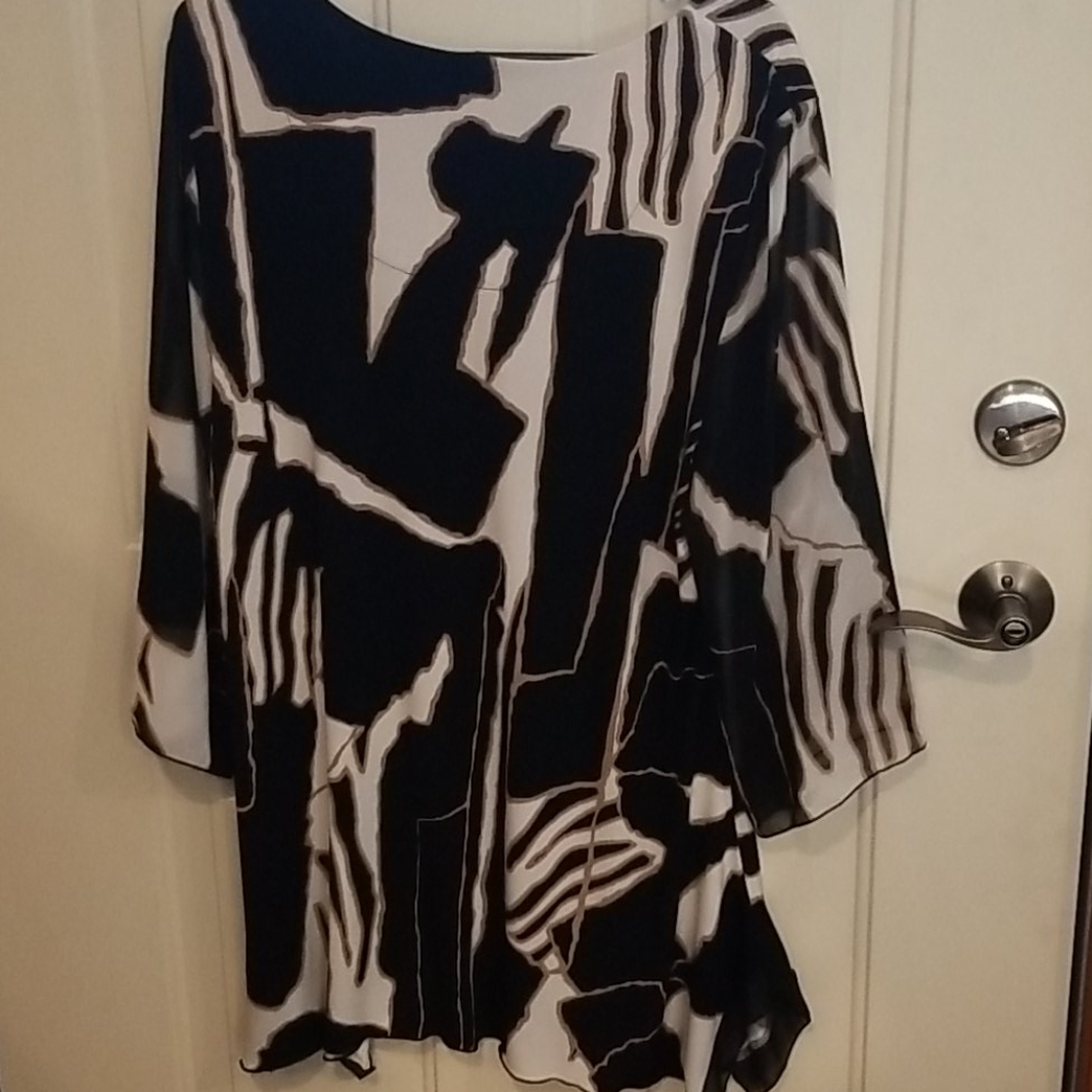 JM Collection tunic length top - Picture 4 of 6